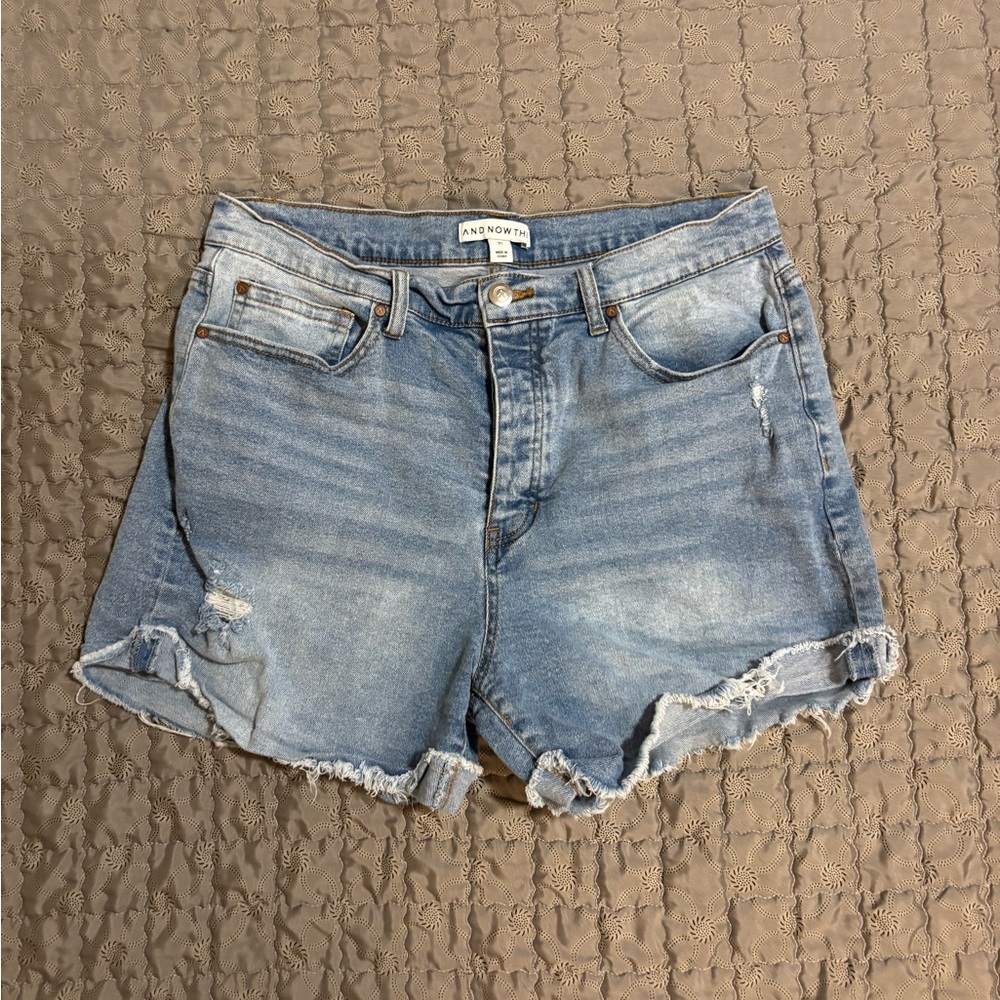 AND NOW THIS denim Jean Shorts with Frayed Hem - Picture 4 of 7